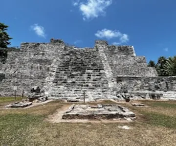 Cancún: El Mecó Mayan Ruins Guided Tour